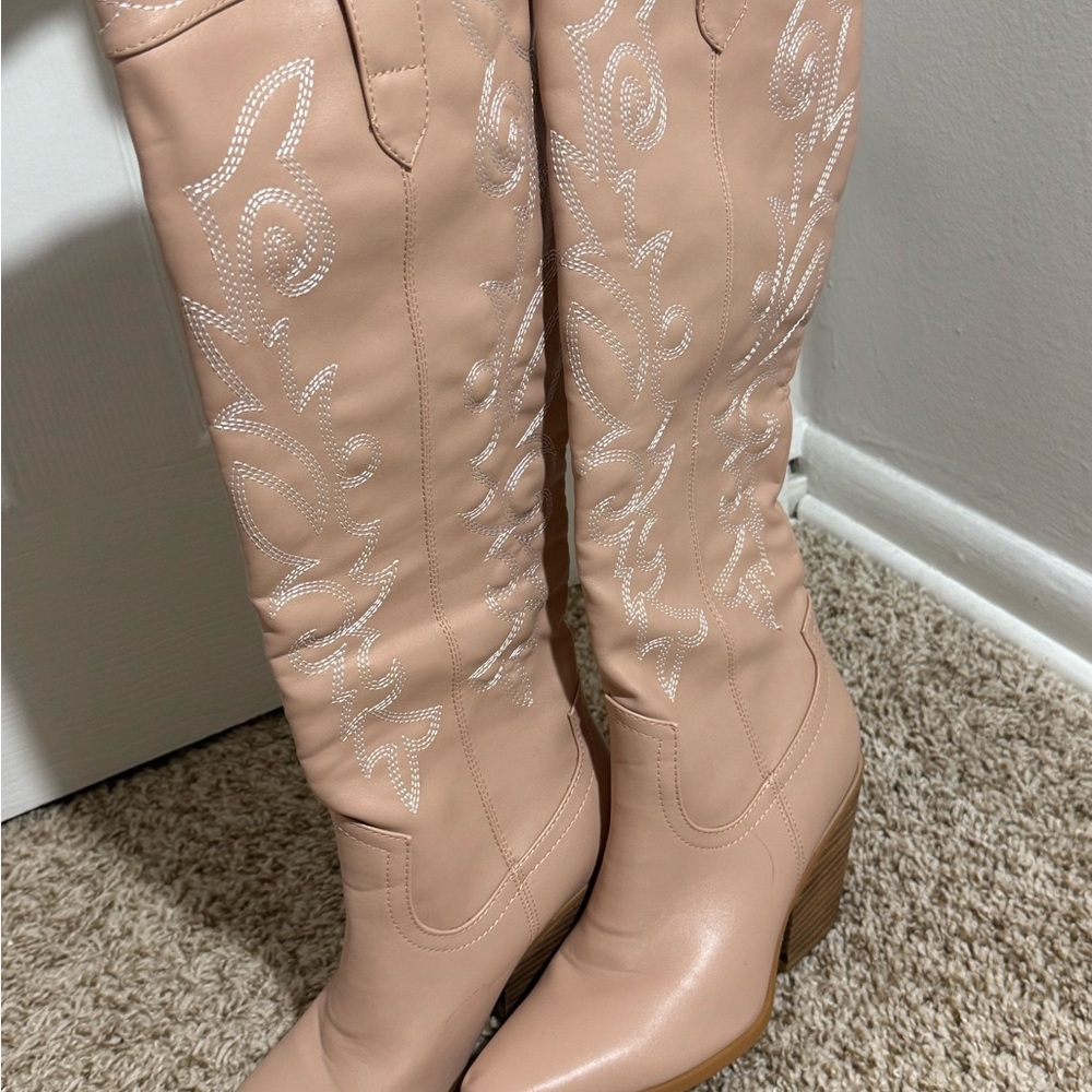 Elegant Beige Embroidered Women's Boots